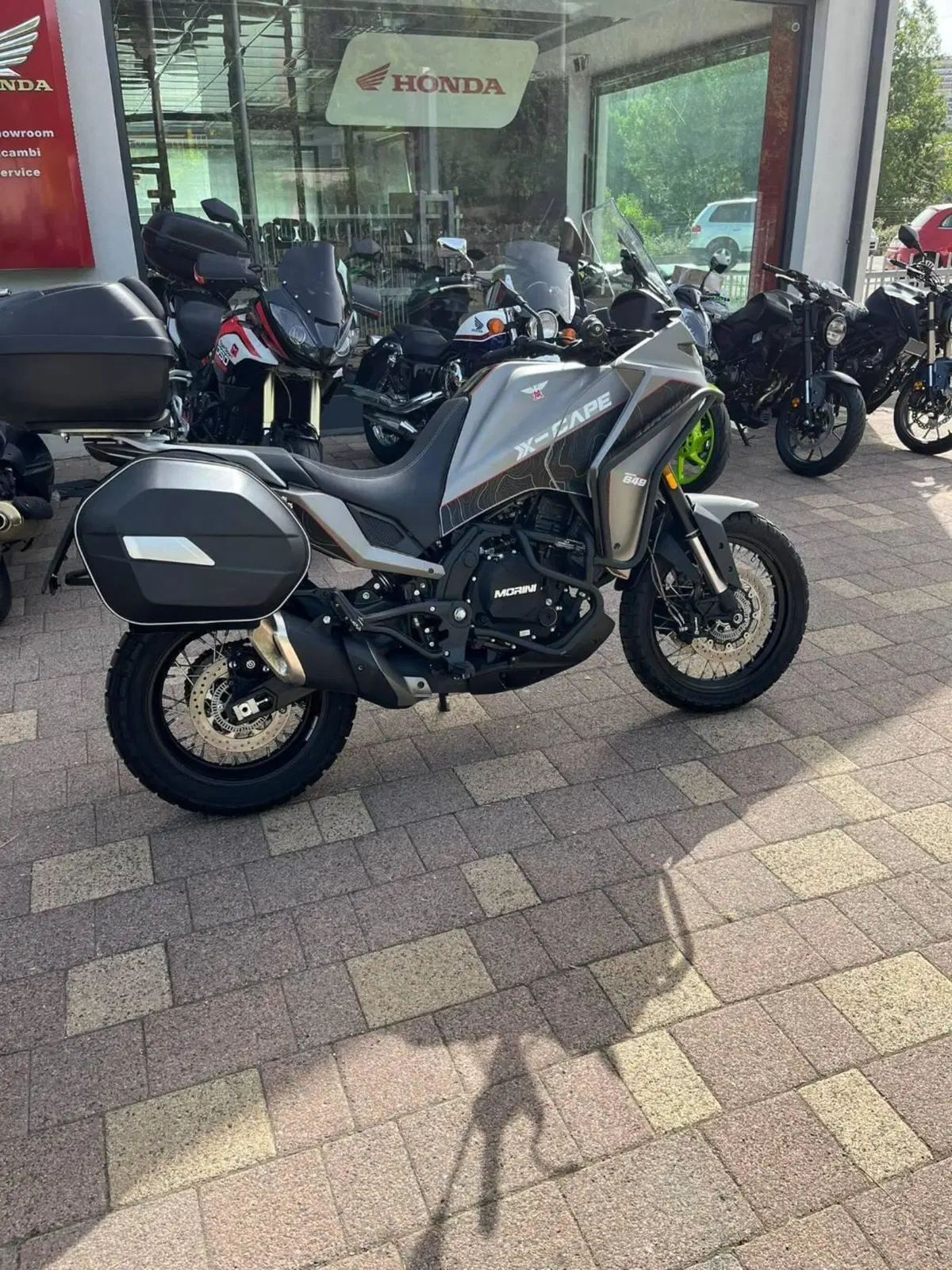 Moto Morini X-Cape 650 (2021 - 26) (2)