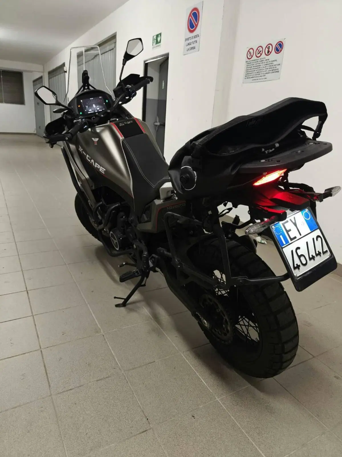 Moto Morini X-Cape 650 (2021 - 26) (5)