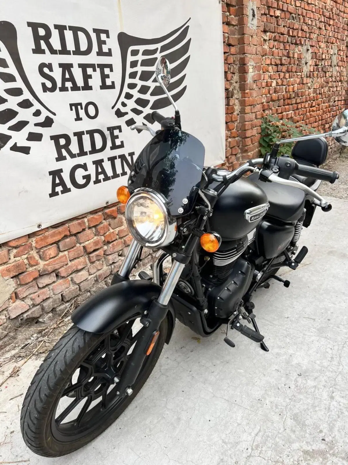 Royal Enfield Meteor 350 (2021 - 26) (2)