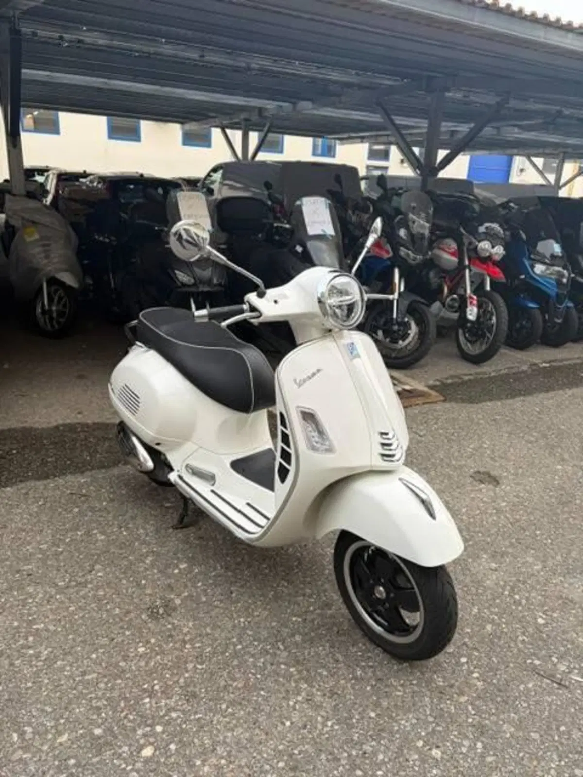 Vespa GTS 300 Super Hpe (2018 - 19)