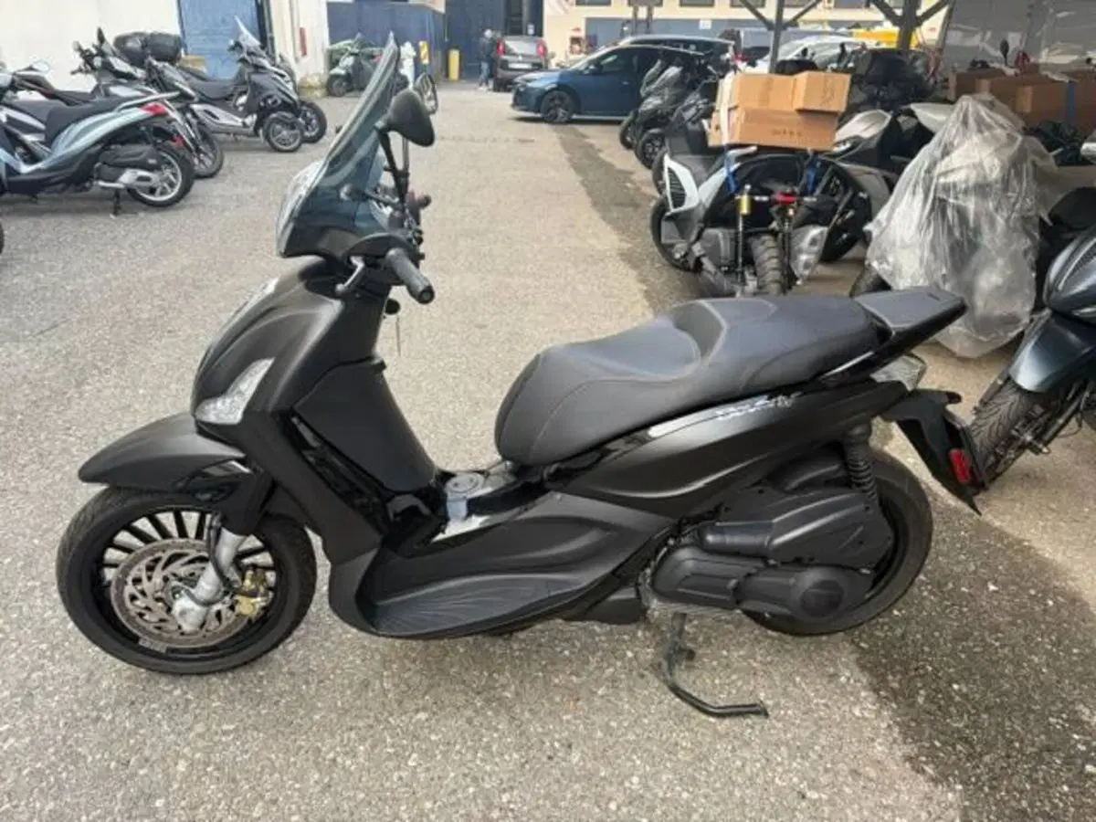 Piaggio Beverly 300 S i.e. ABS-ASR (2016 - 20) (4)