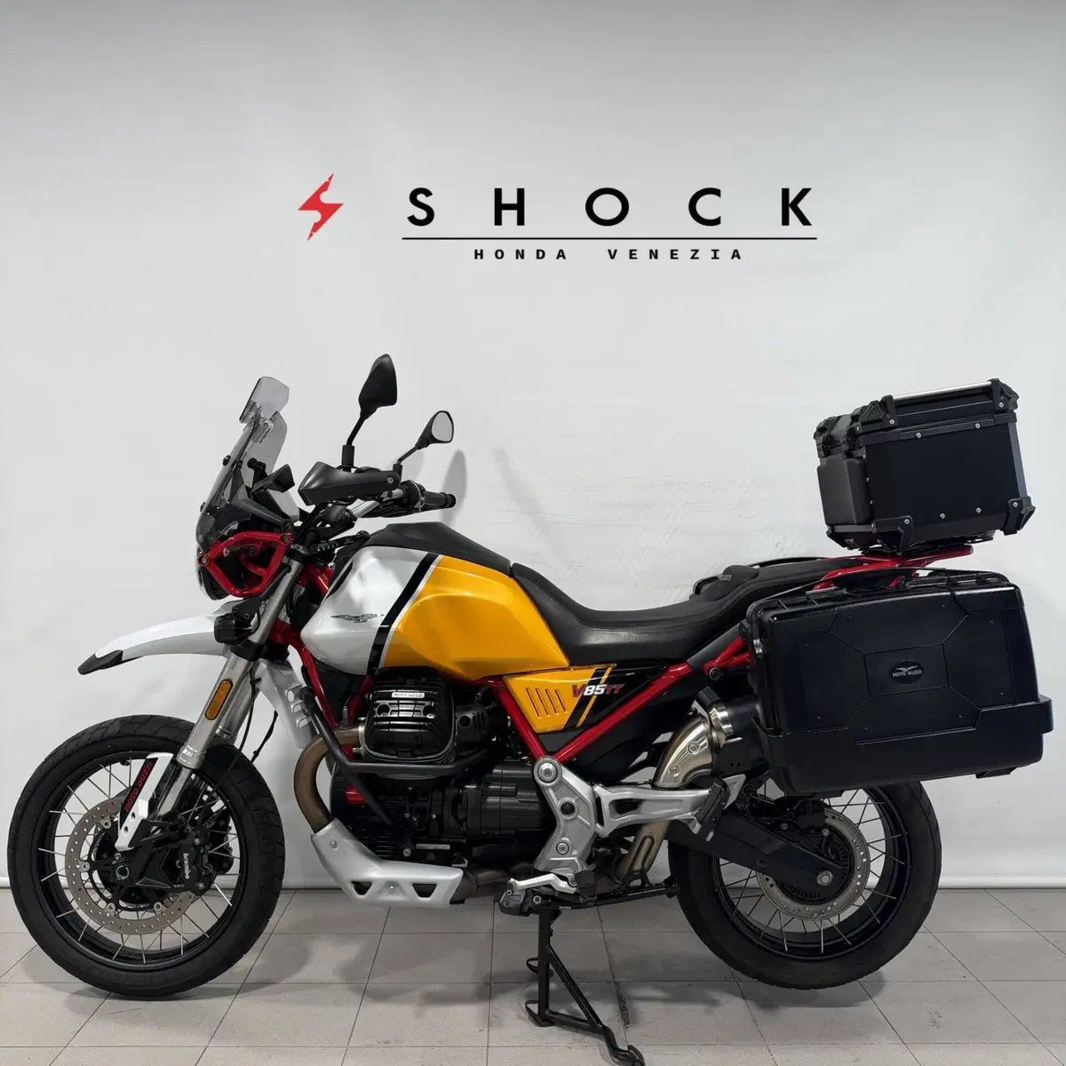 Moto Guzzi V85 TT (2021 - 23) (3)