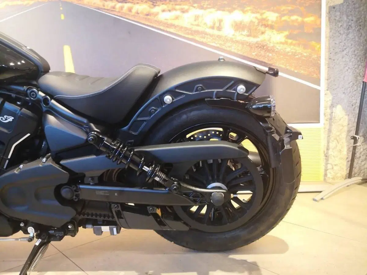 Indian Scout Sixty 999 Bobber (2025 - 26) (9)