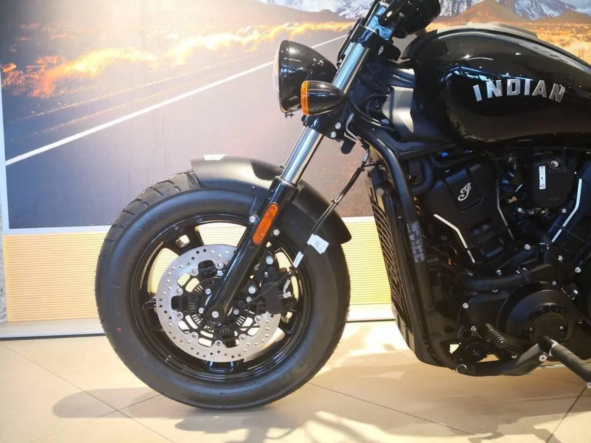Indian Scout Sixty 999 Bobber (2025 - 26) (10)