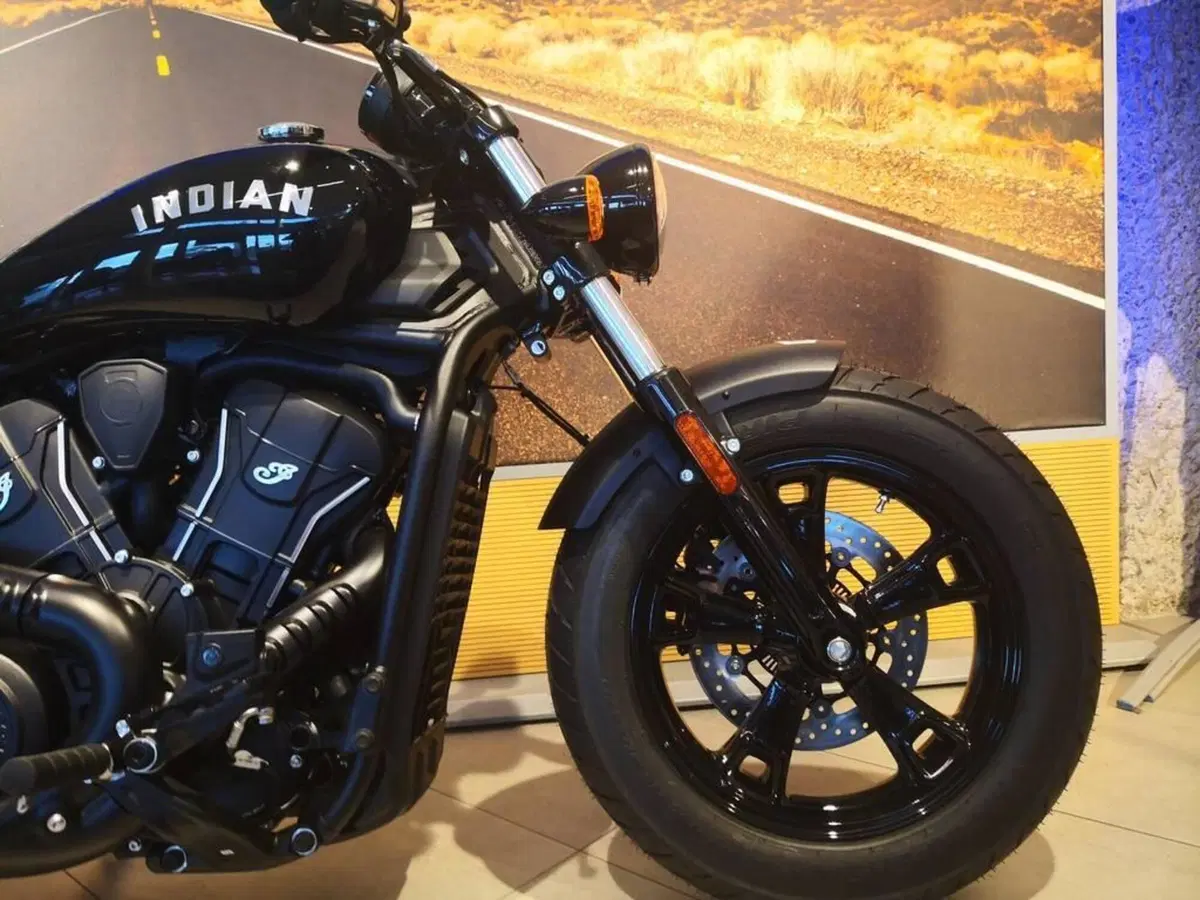 Indian Scout Sixty 999 Bobber (2025 - 26) (4)