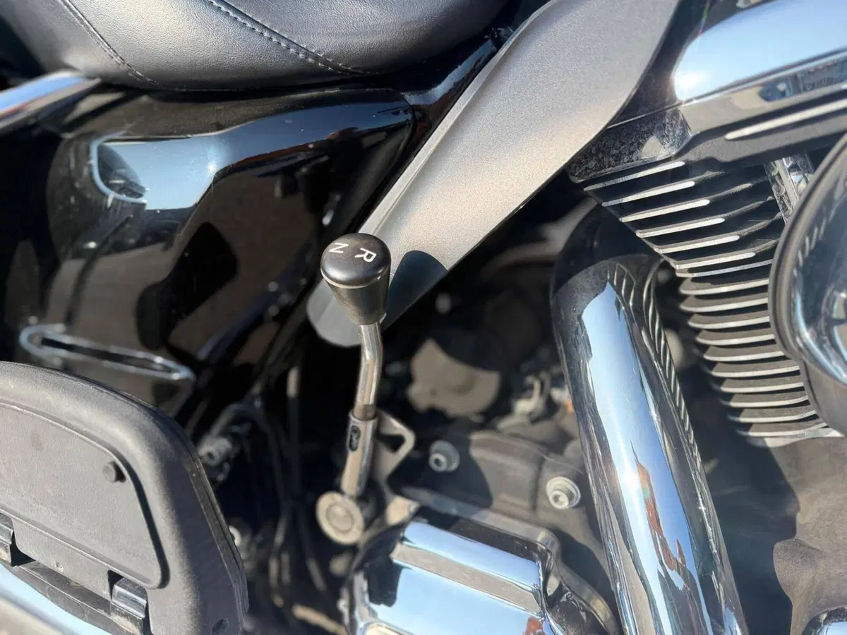 Harley-Davidson 107 Electra Glide Ultra Limited (2017 - 18) - FLHTK (4)