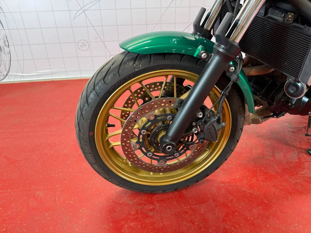 Kawasaki Z 650 RS (2022 - 24) (12)