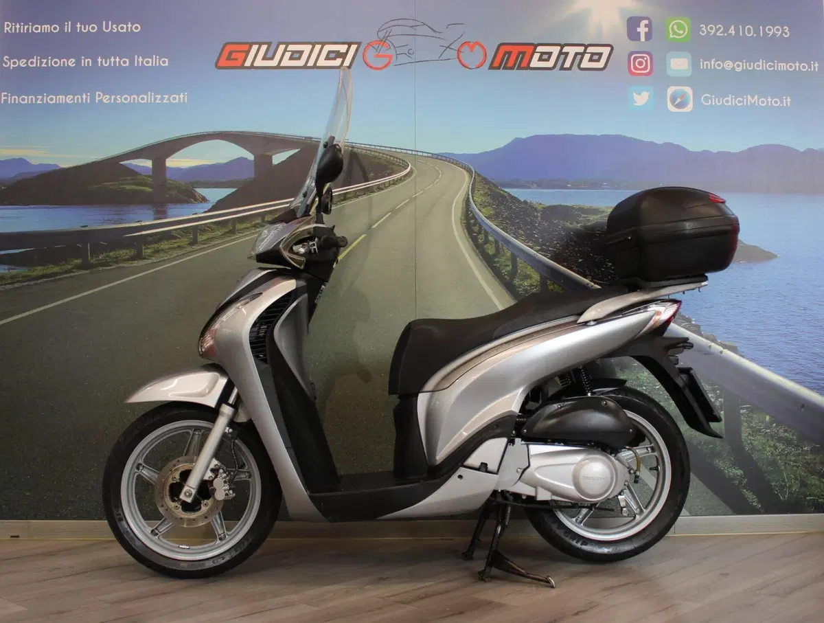 Honda SH 150i (2009 - 12) (3)