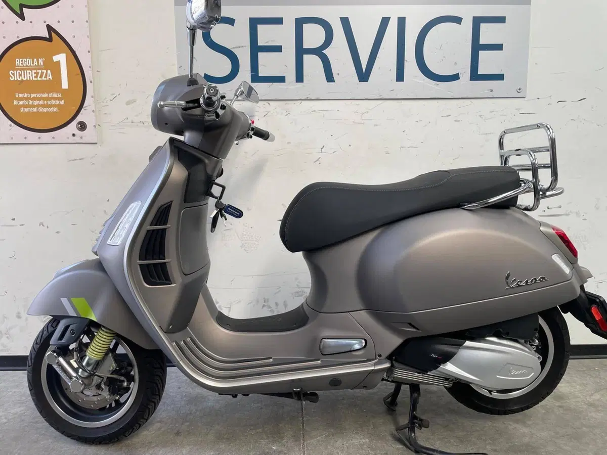 Vespa GTS 300 Super Tech (2023 - 24)