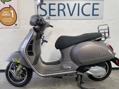 Vespa GTS 300 Super Tech (2023 - 24) usata