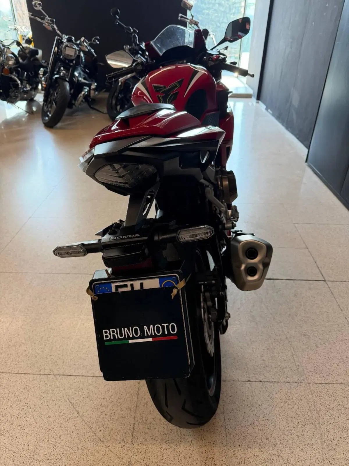 Honda CBR 500 R (2021) (4)