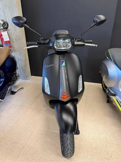 Vespa Sprint 125 (2021 - 24) usata
