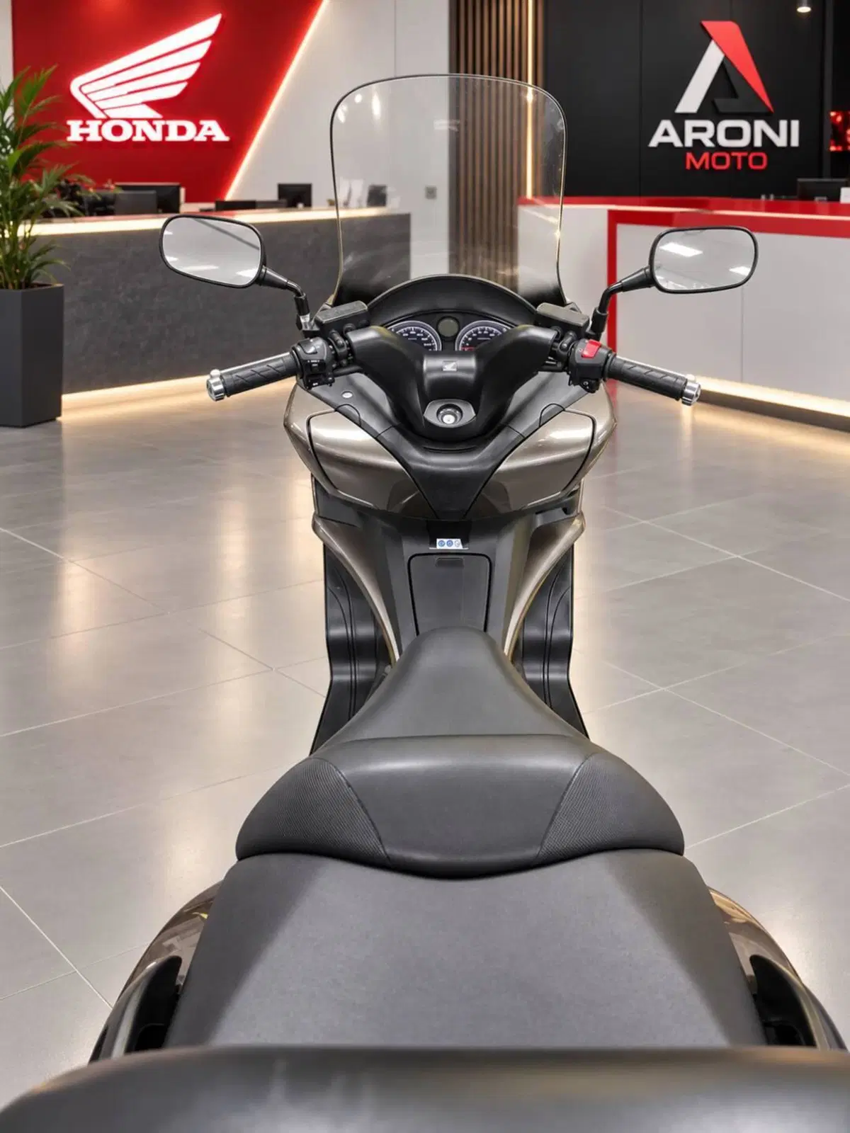 Honda Silver Wing 600 (2005 - 09) (4)