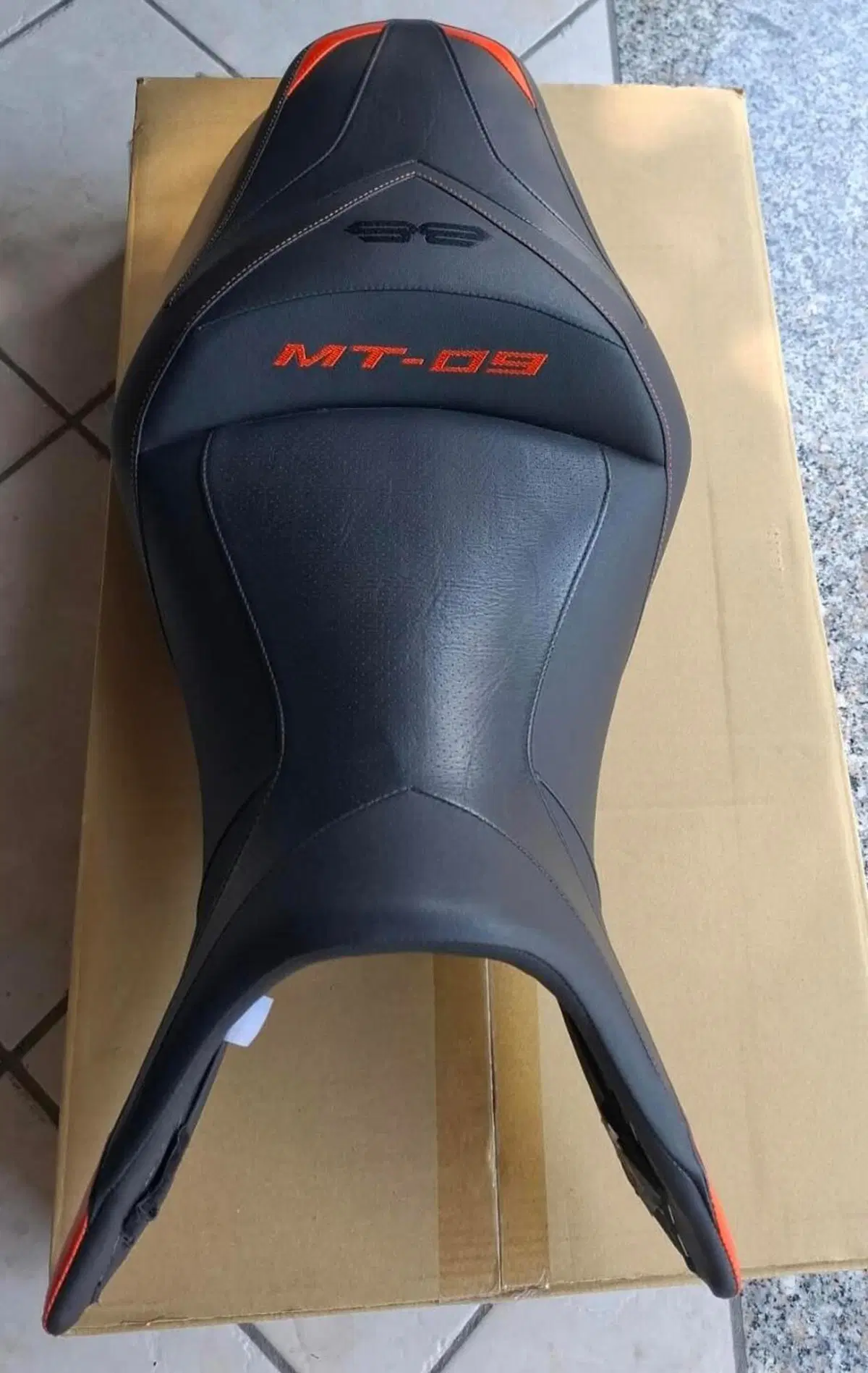 Sella Yamaha MT09 (2)