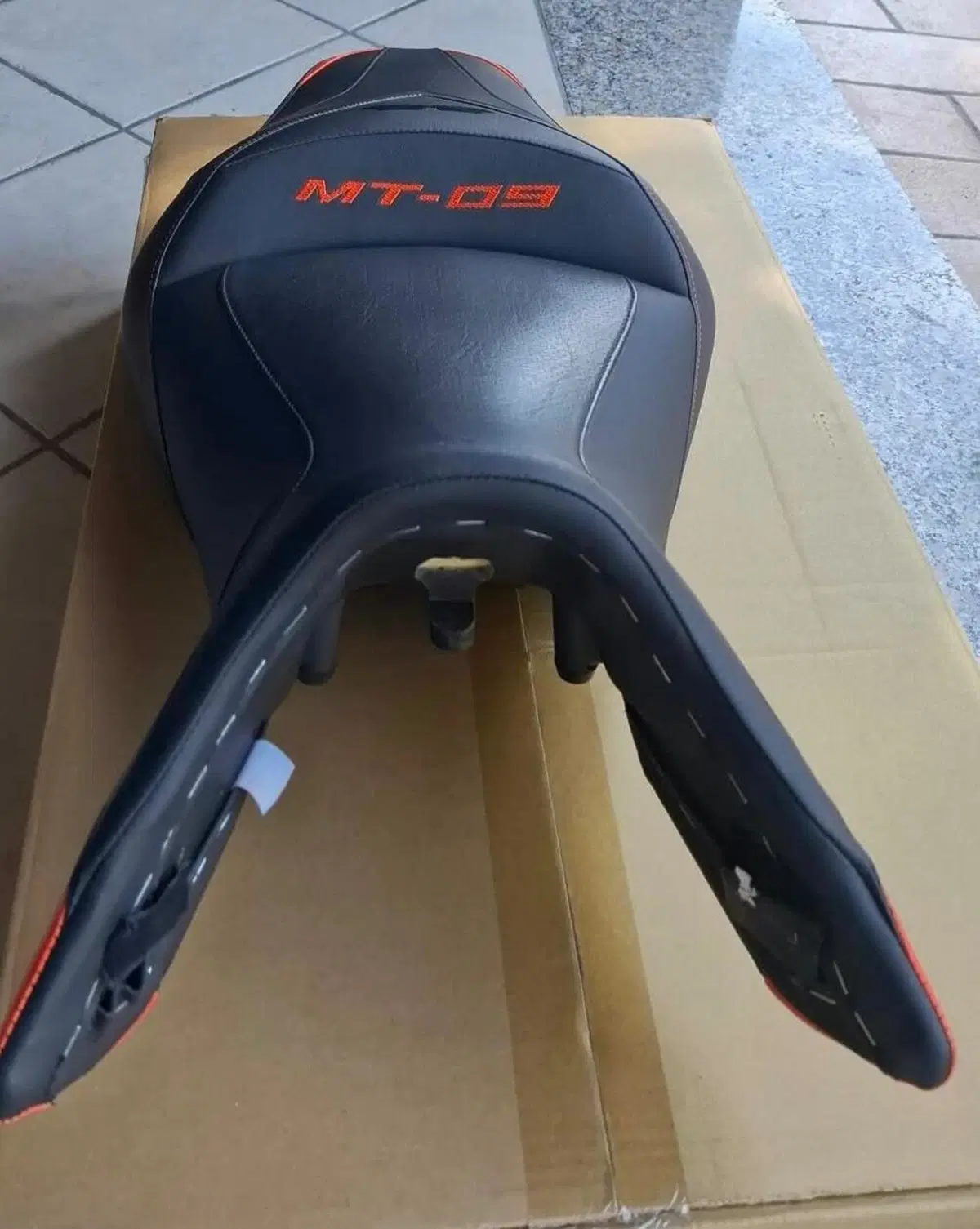 Sella Yamaha MT09 (3)