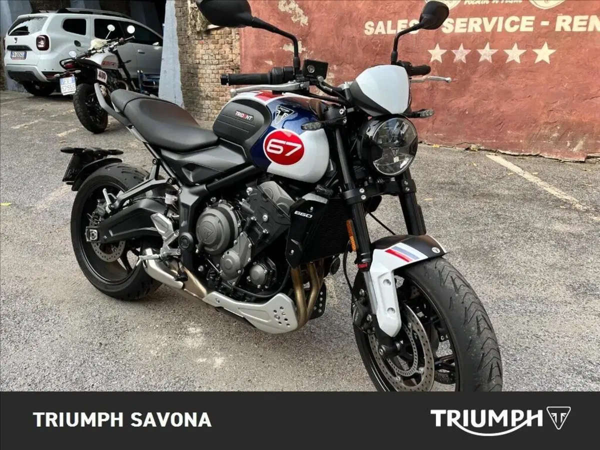 Triumph Trident 660 Triple Tribute Edition (2024) (13)