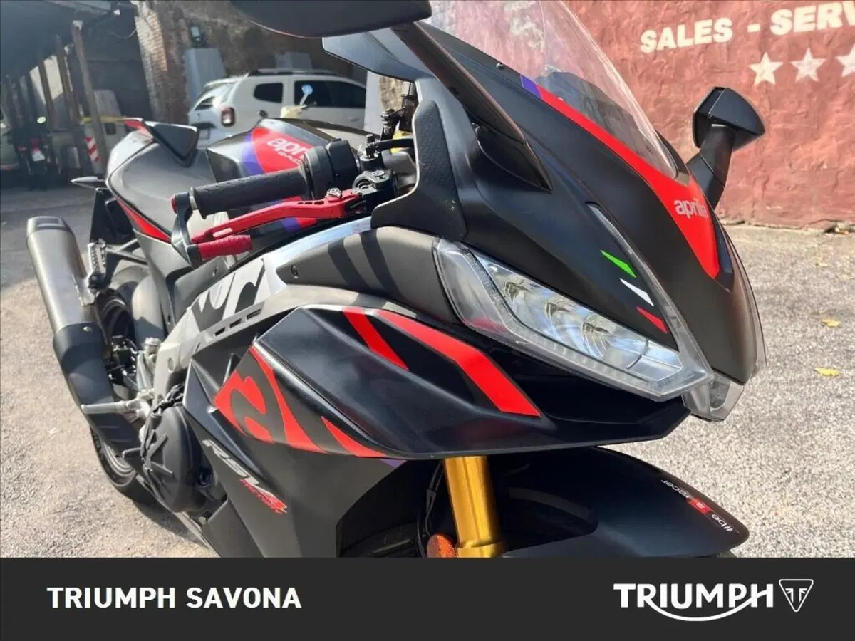 Aprilia RSV4 1100 Factory (2021 - 24) (17)