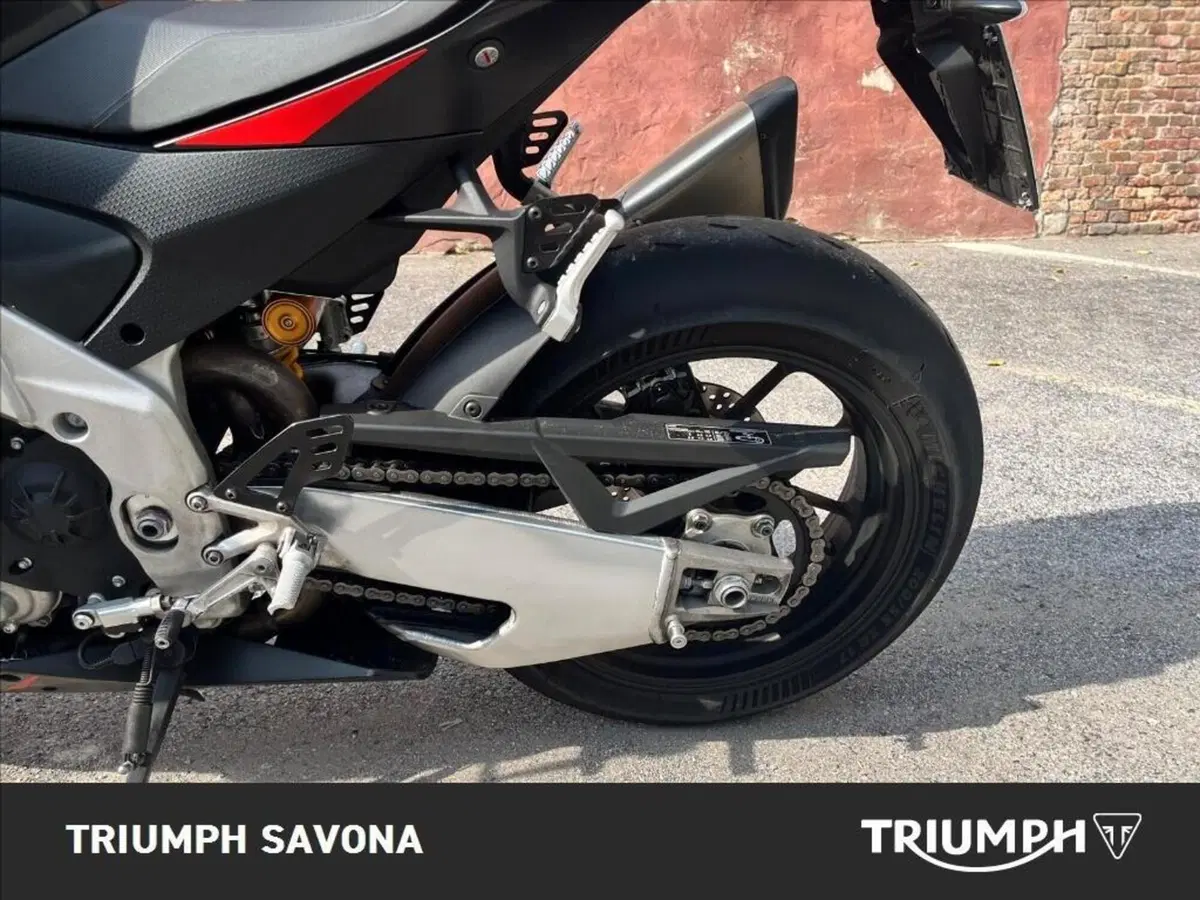 Aprilia RSV4 1100 Factory (2021 - 24) (9)
