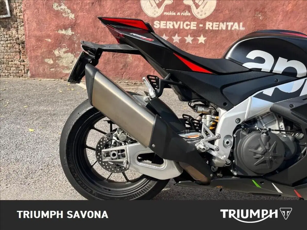 Aprilia RSV4 1100 Factory (2021 - 24) (18)