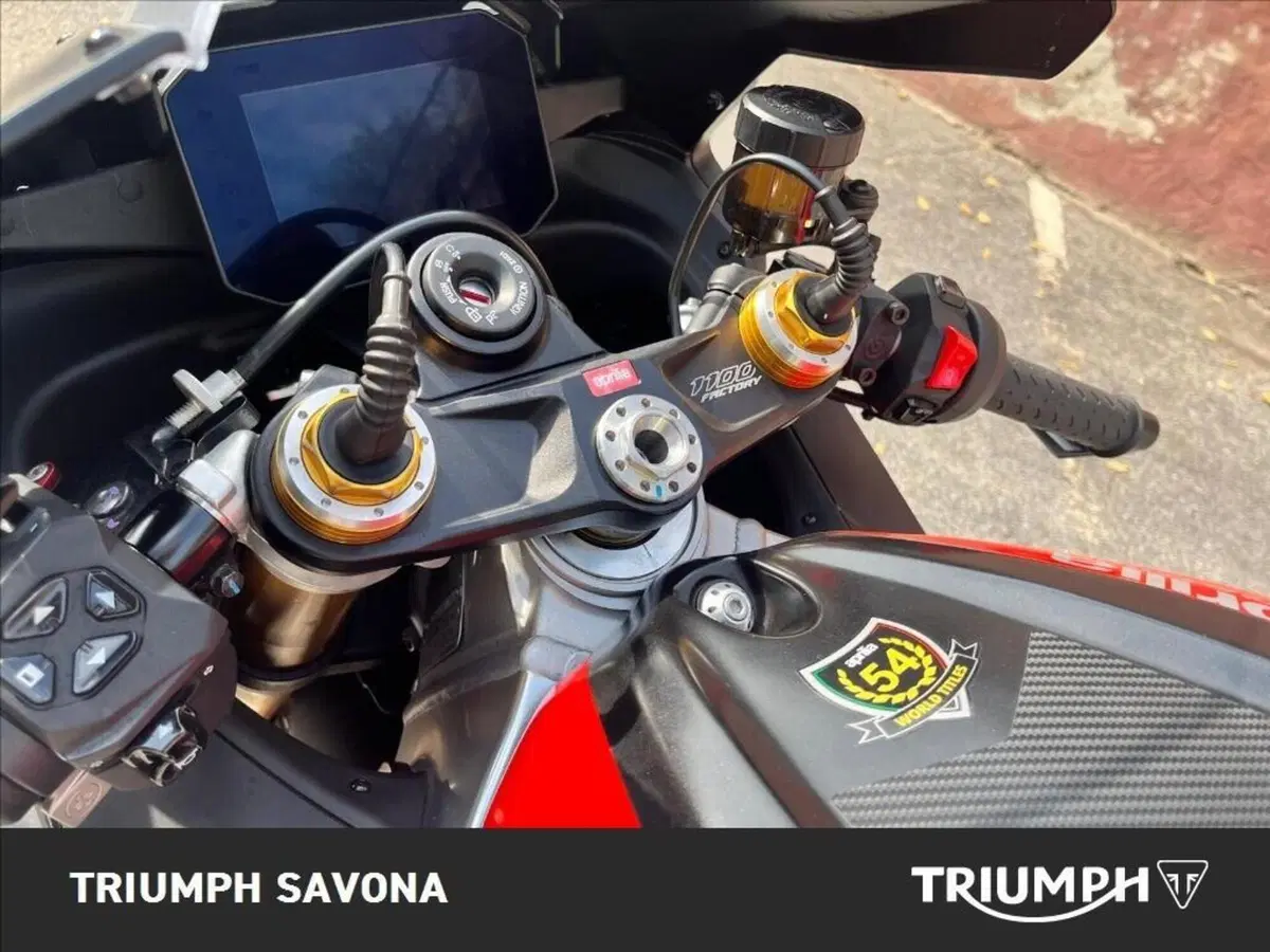 Aprilia RSV4 1100 Factory (2021 - 24) (3)
