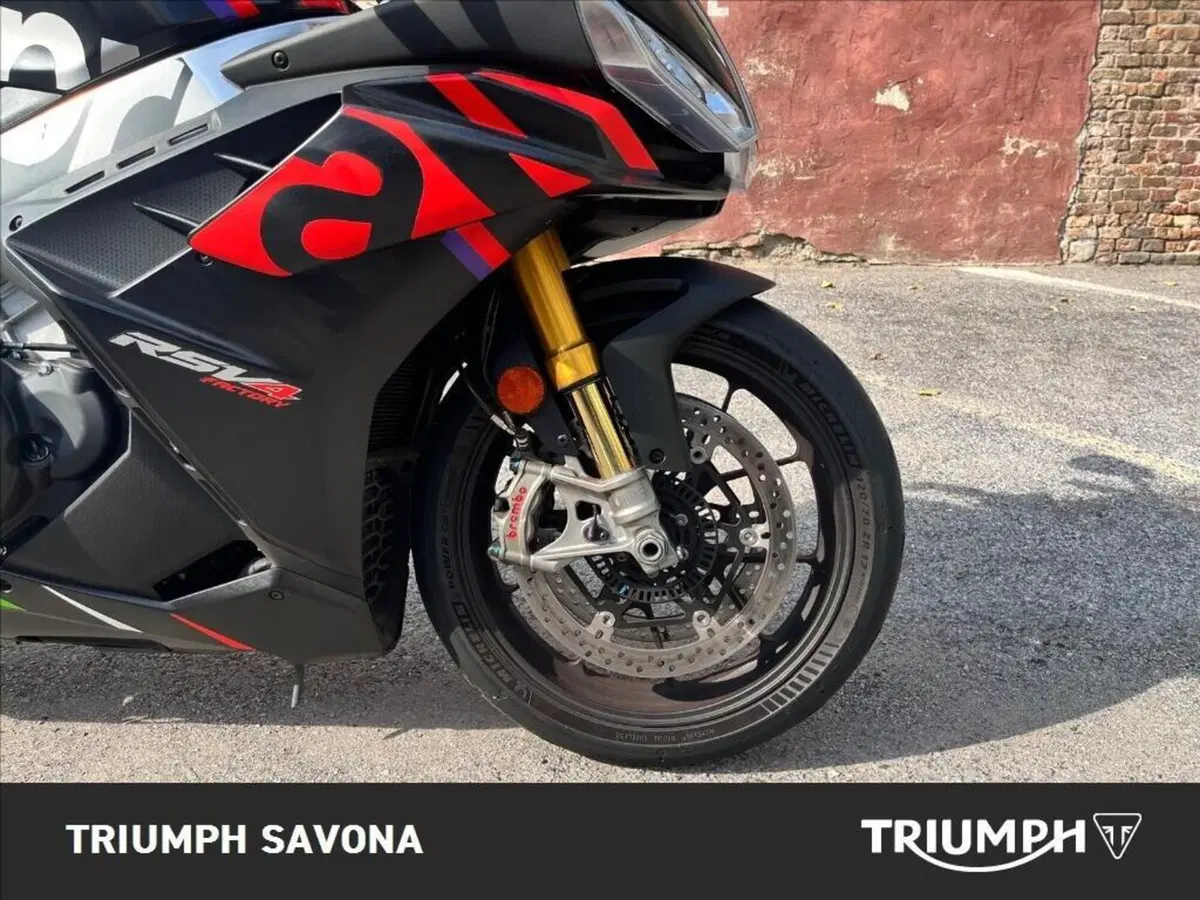 Aprilia RSV4 1100 Factory (2021 - 24) (20)