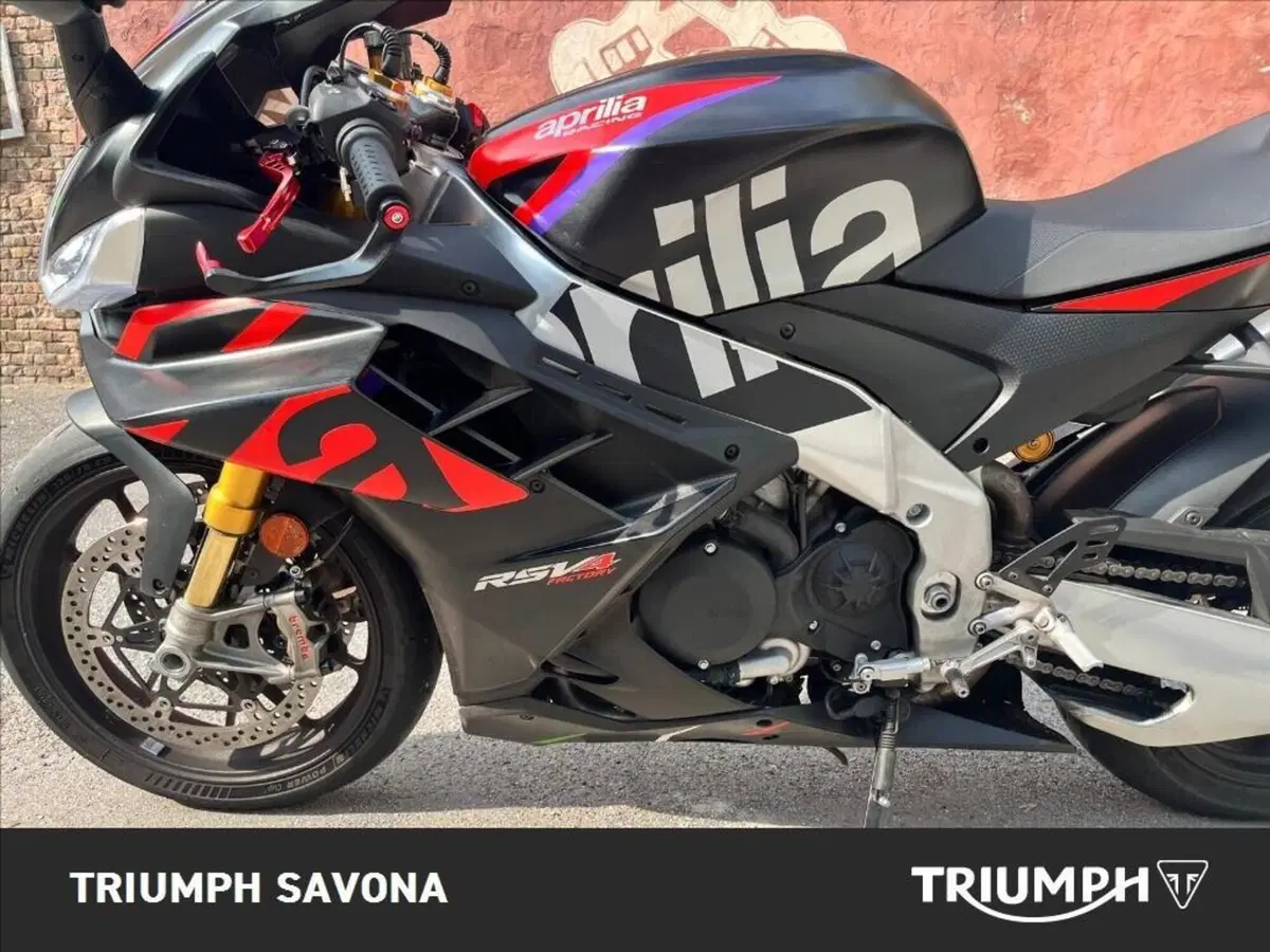 Aprilia RSV4 1100 Factory (2021 - 24) (8)