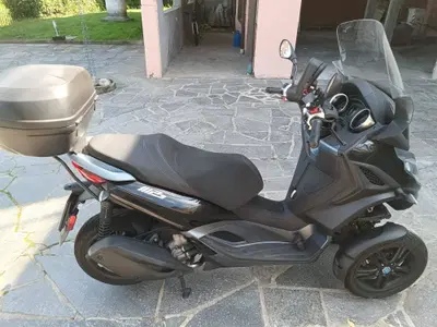 Piaggio MP3 300 ABS Hpe (2021 - 24) usata