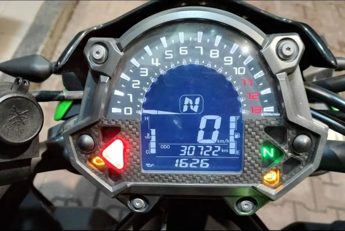 Kawasaki Z 900 (2017 - 18) (6)