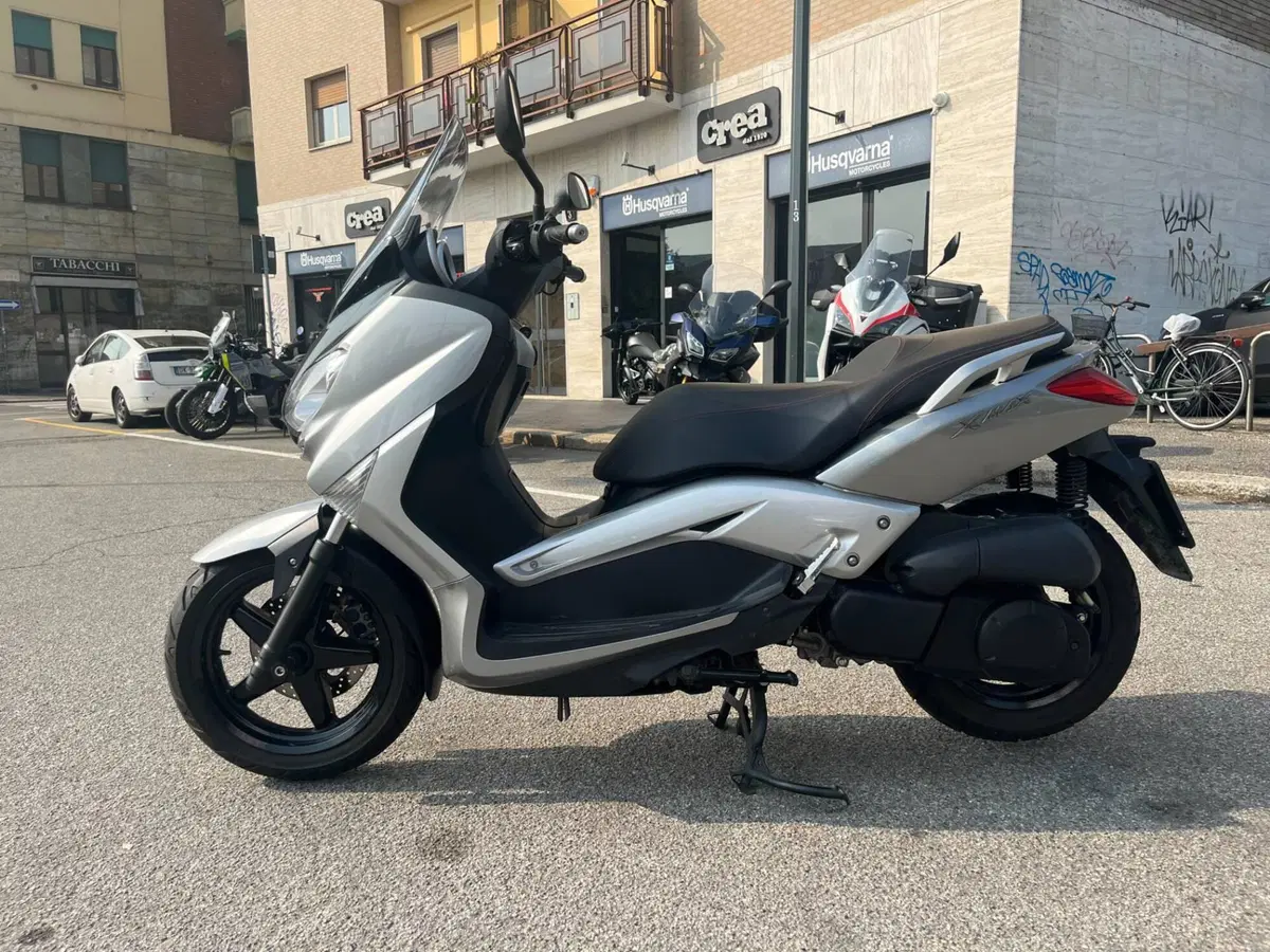 Yamaha X-Max 250 (2010 - 13) (3)