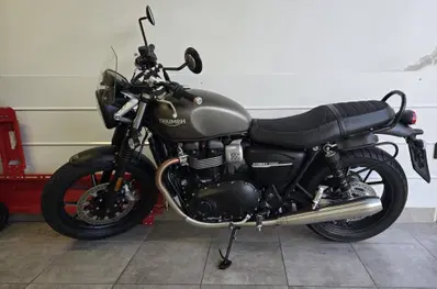 Triumph Street Twin 900 (2019 - 20) usata