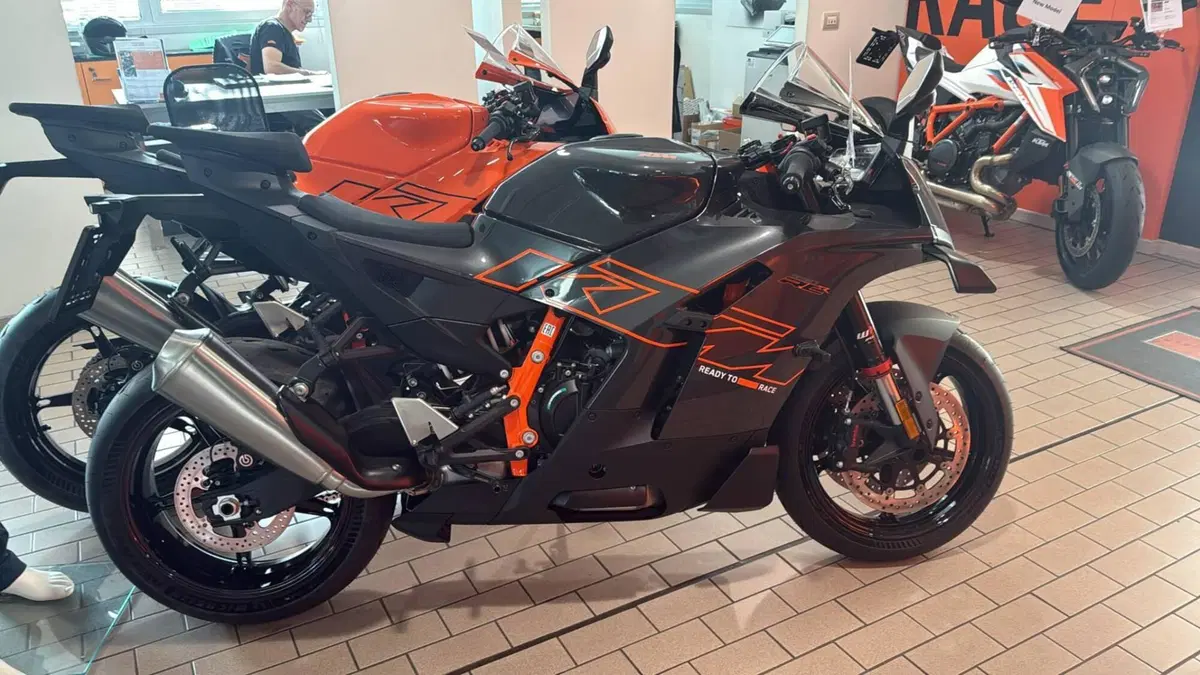 KTM 990 RC R (2026) (2)