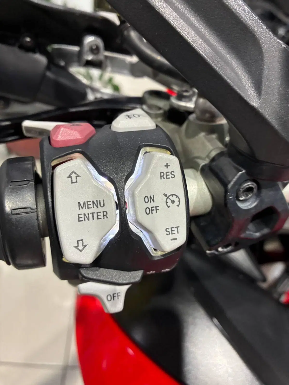 Ducati Multistrada 1200 S (2015 - 17) (9)