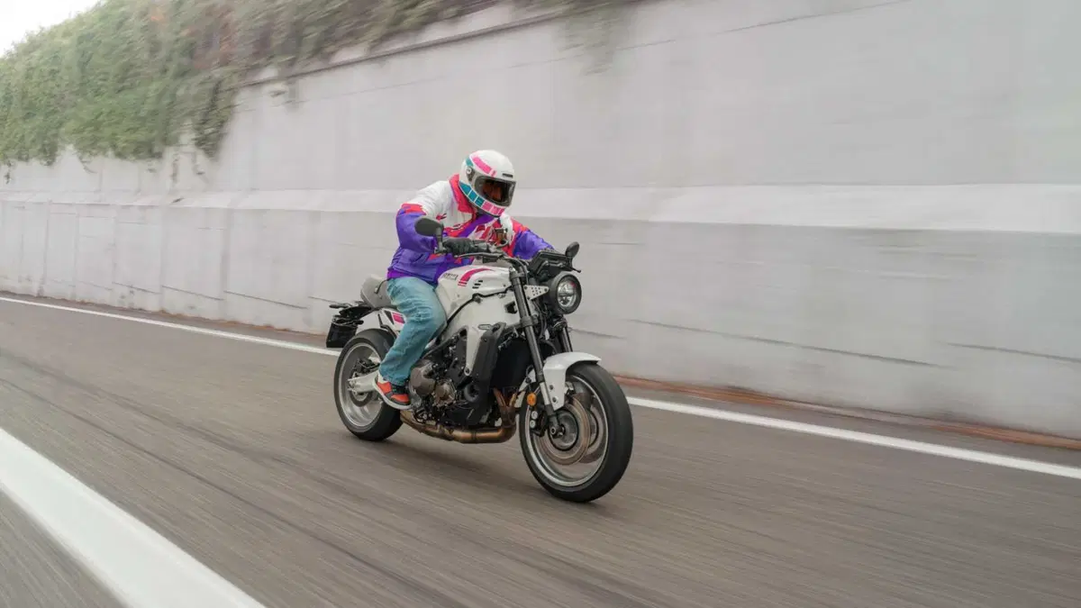 Yamaha XSR900 e GP 2027: operazione nostalgia con i colori che hanno fatto la storia! [GALLERY] (2)