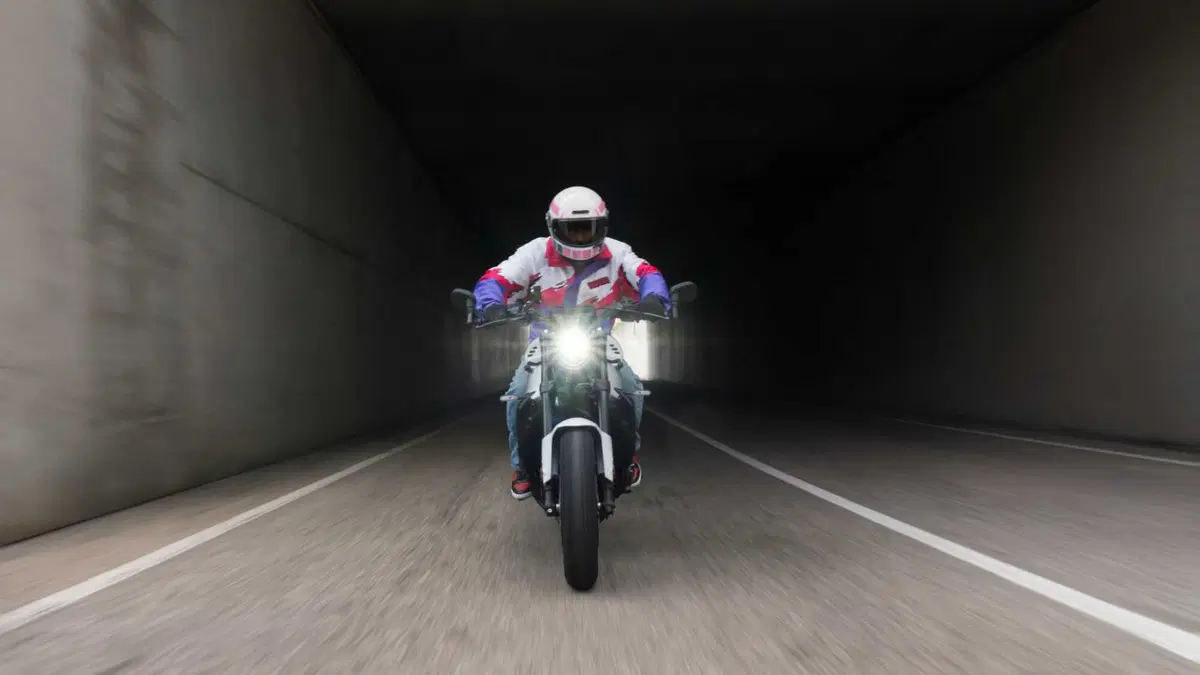 Yamaha XSR900 e GP 2027: operazione nostalgia con i colori che hanno fatto la storia! [GALLERY] (4)