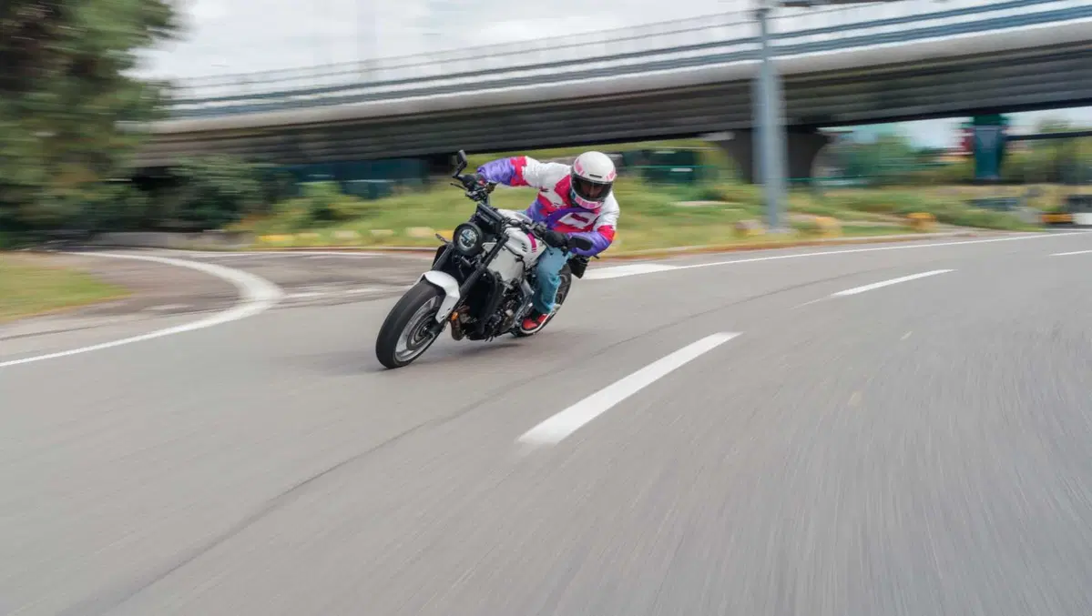 Yamaha XSR900 e GP 2027: operazione nostalgia con i colori che hanno fatto la storia! [GALLERY] (5)