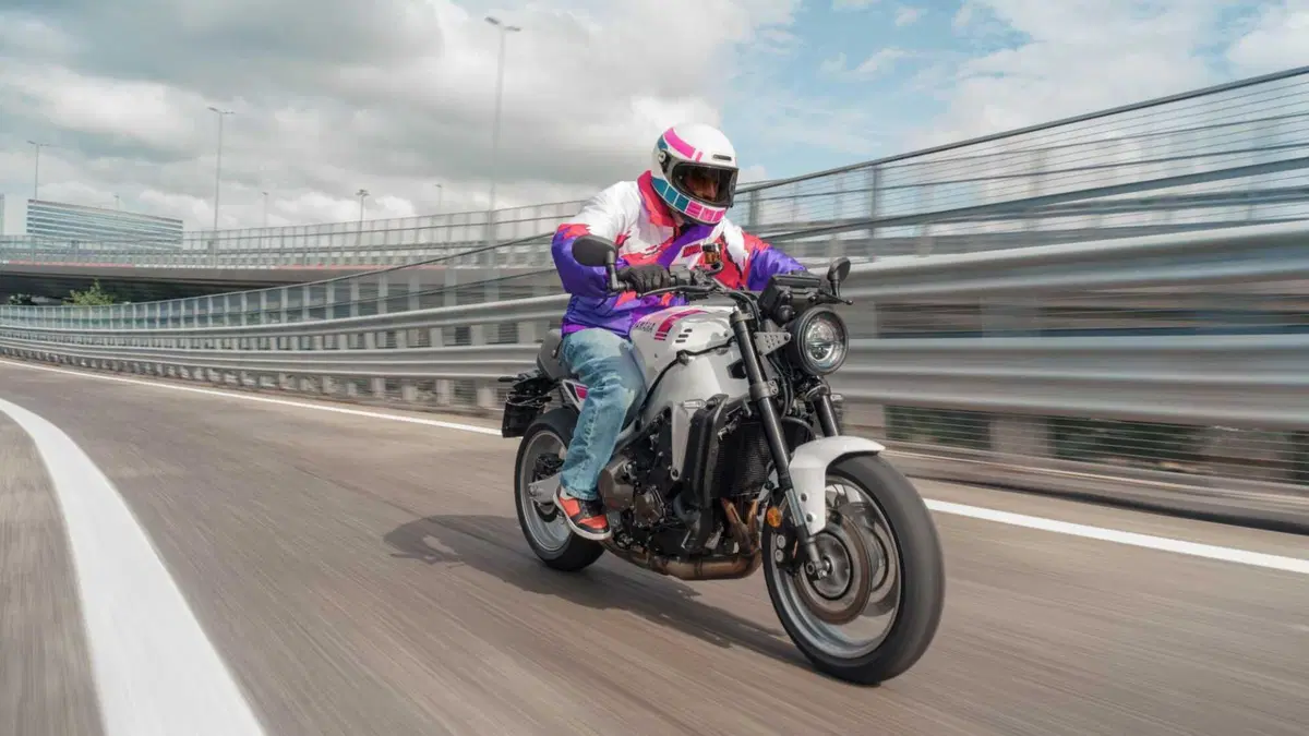 Yamaha XSR900 e GP 2027: operazione nostalgia con i colori che hanno fatto la storia! [GALLERY] (6)