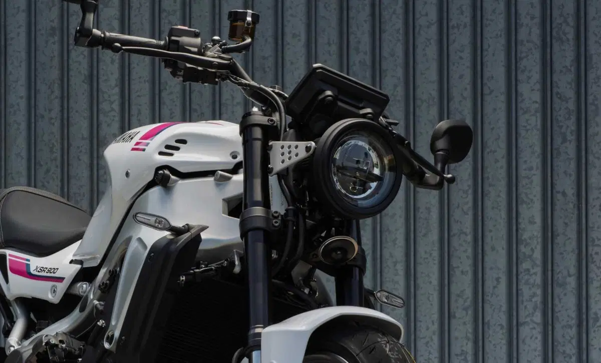 Yamaha XSR900 e GP 2027: operazione nostalgia con i colori che hanno fatto la storia! [GALLERY] (10)