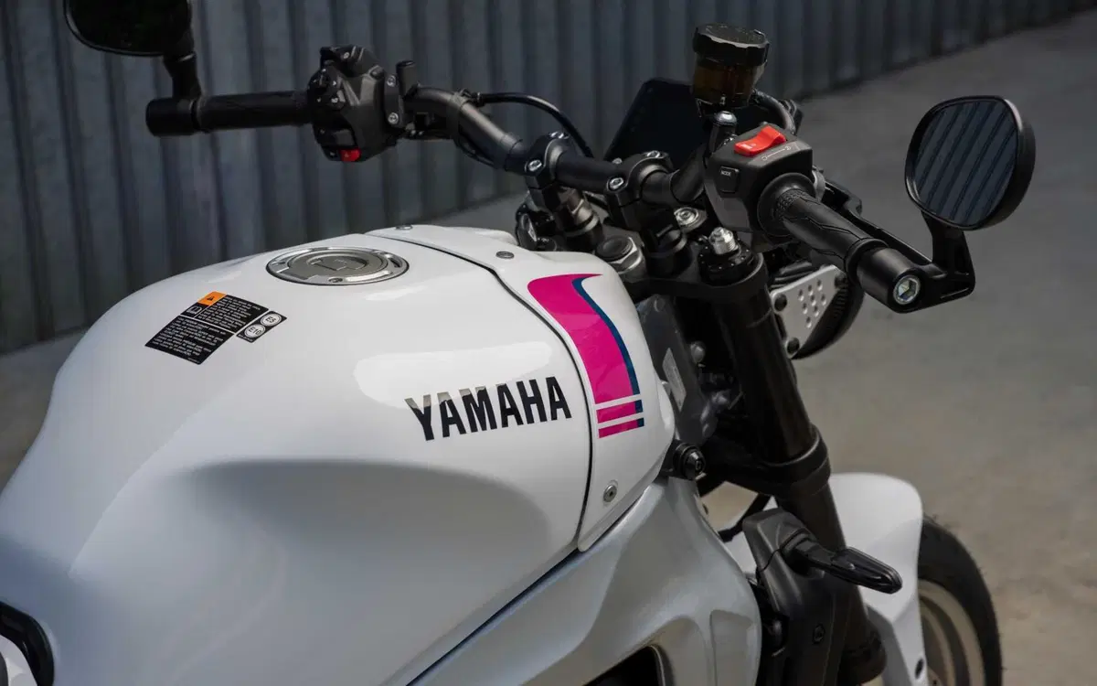 Yamaha XSR900 e GP 2027: operazione nostalgia con i colori che hanno fatto la storia! [GALLERY] (11)