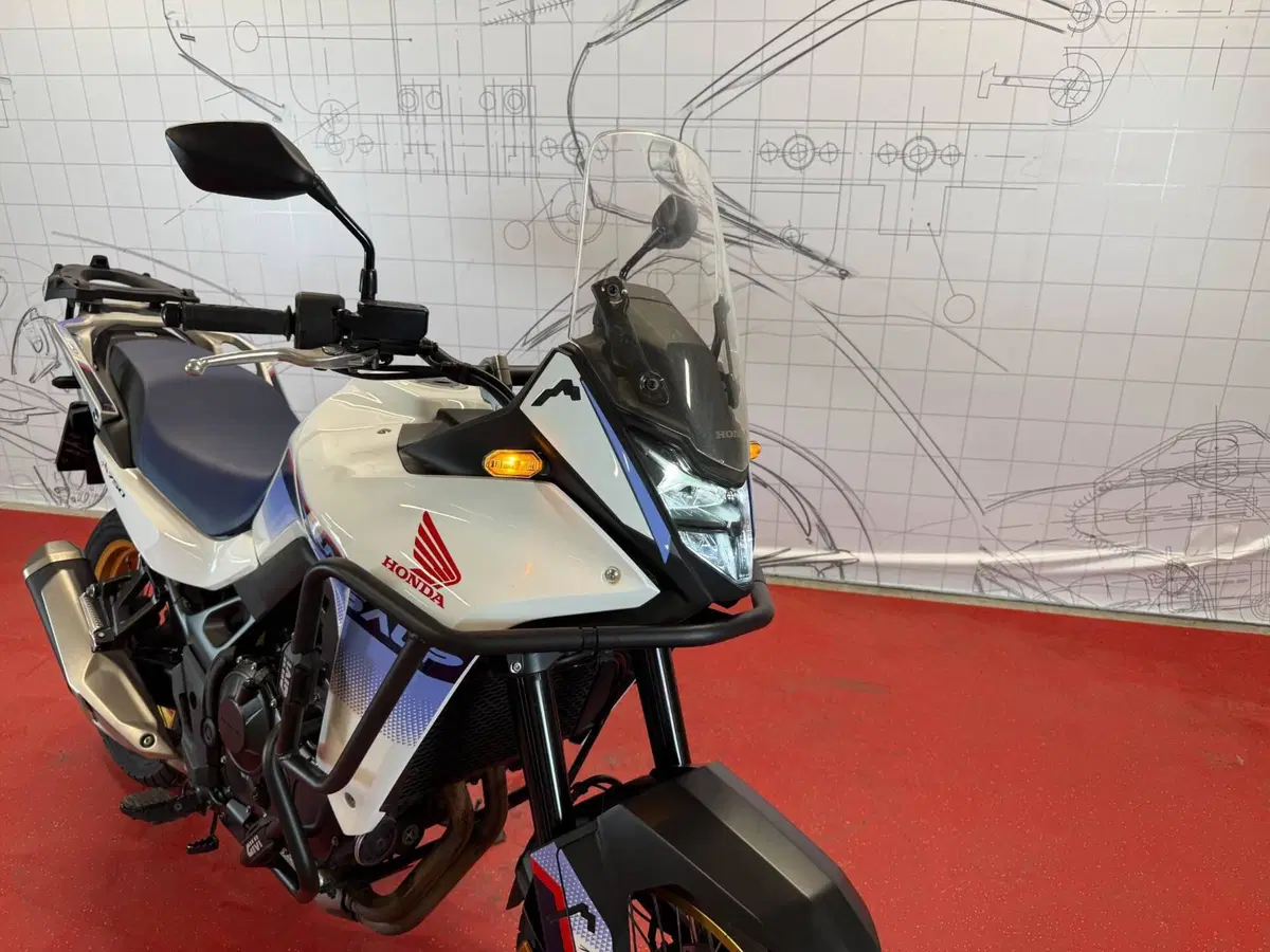 Honda Transalp XL750 (2025) (13)