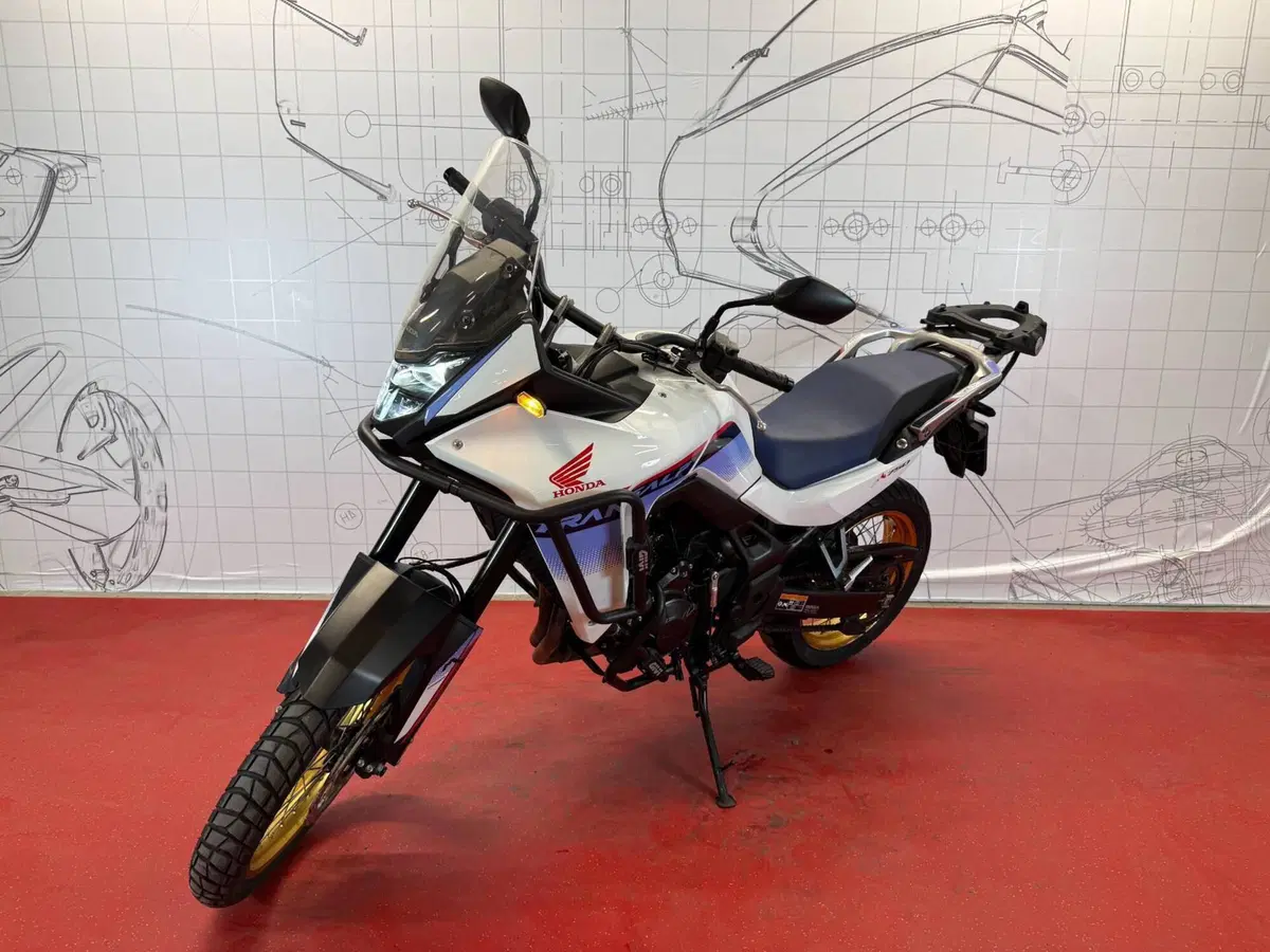 Honda Transalp XL750 (2025) (5)