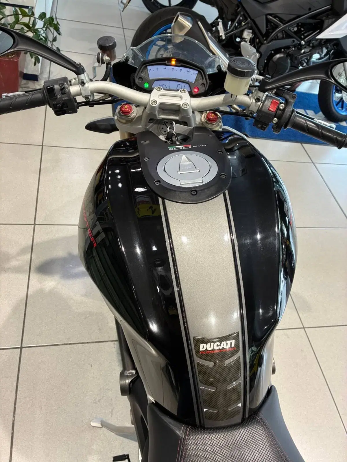 Ducati Monster 1100 Evo ABS (2011 - 13) (8)