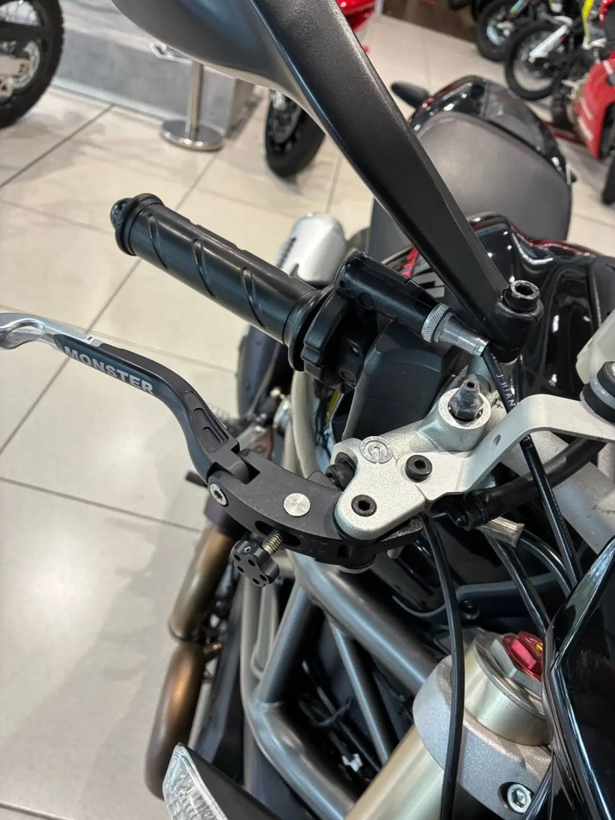 Ducati Monster 1100 Evo ABS (2011 - 13) (10)