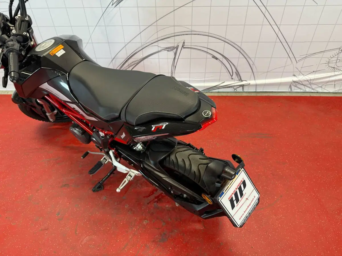 Benelli Tornado Naked T 125 (2022 - 25) (16)