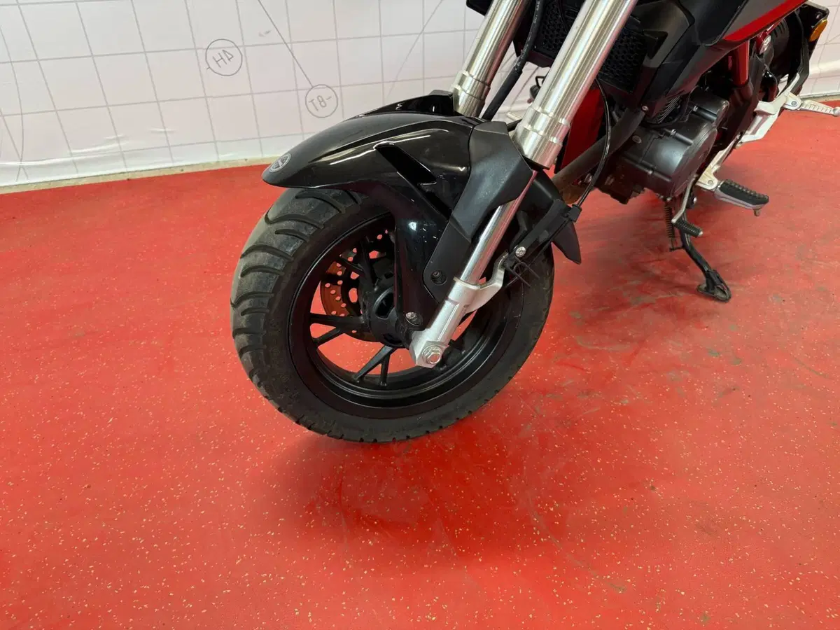 Benelli Tornado Naked T 125 (2022 - 25) (13)