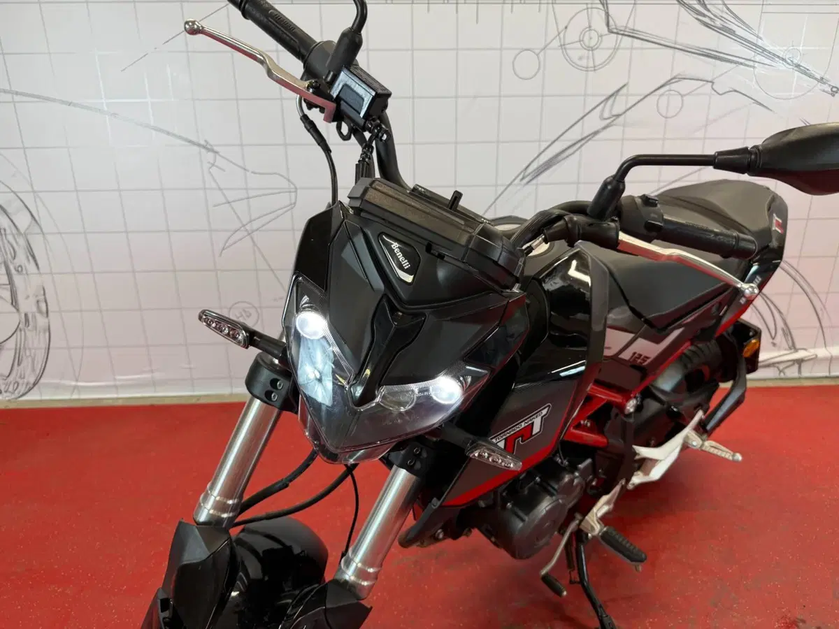 Benelli Tornado Naked T 125 (2022 - 25) (14)