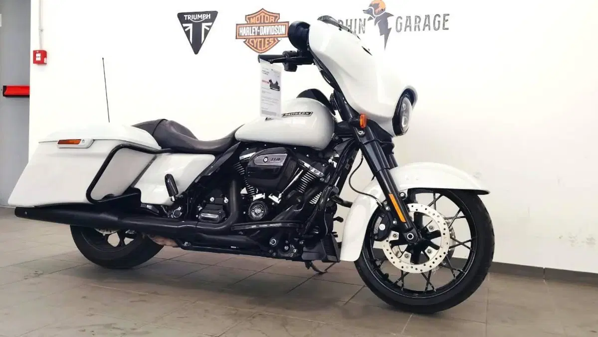 Harley-Davidson 114 Street Glide Special (2019 - 20) - FLHXS (4)