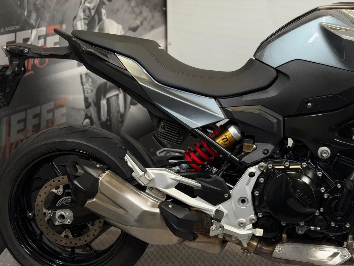 Bmw F 900 R (2021 - 24) (3)