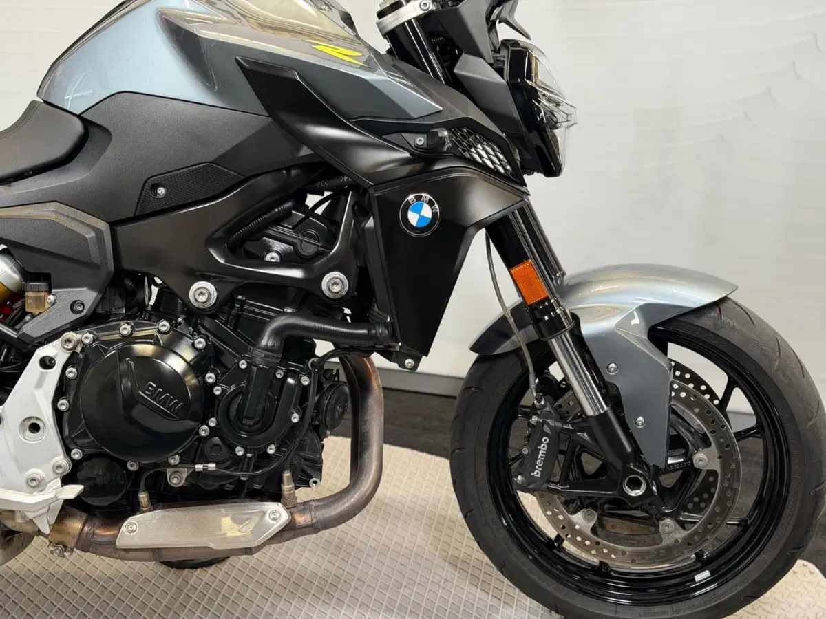 Bmw F 900 R (2021 - 24) (4)
