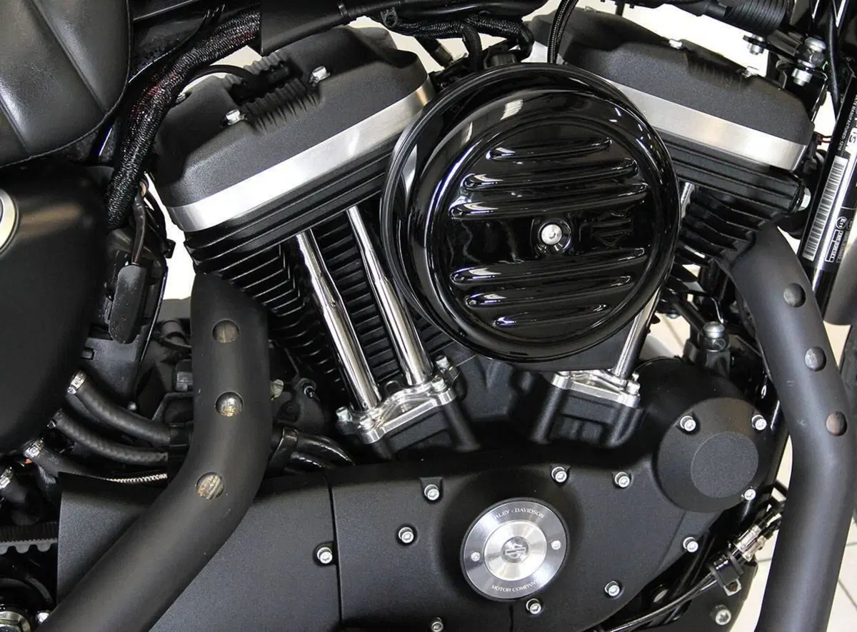 Harley-Davidson 883 Iron (2014 - 16) - XL 883N (4)