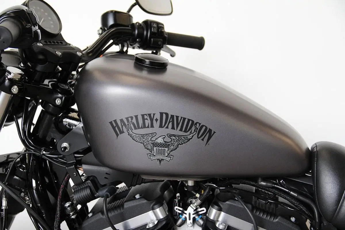 Harley-Davidson 883 Iron (2014 - 16) - XL 883N (13)